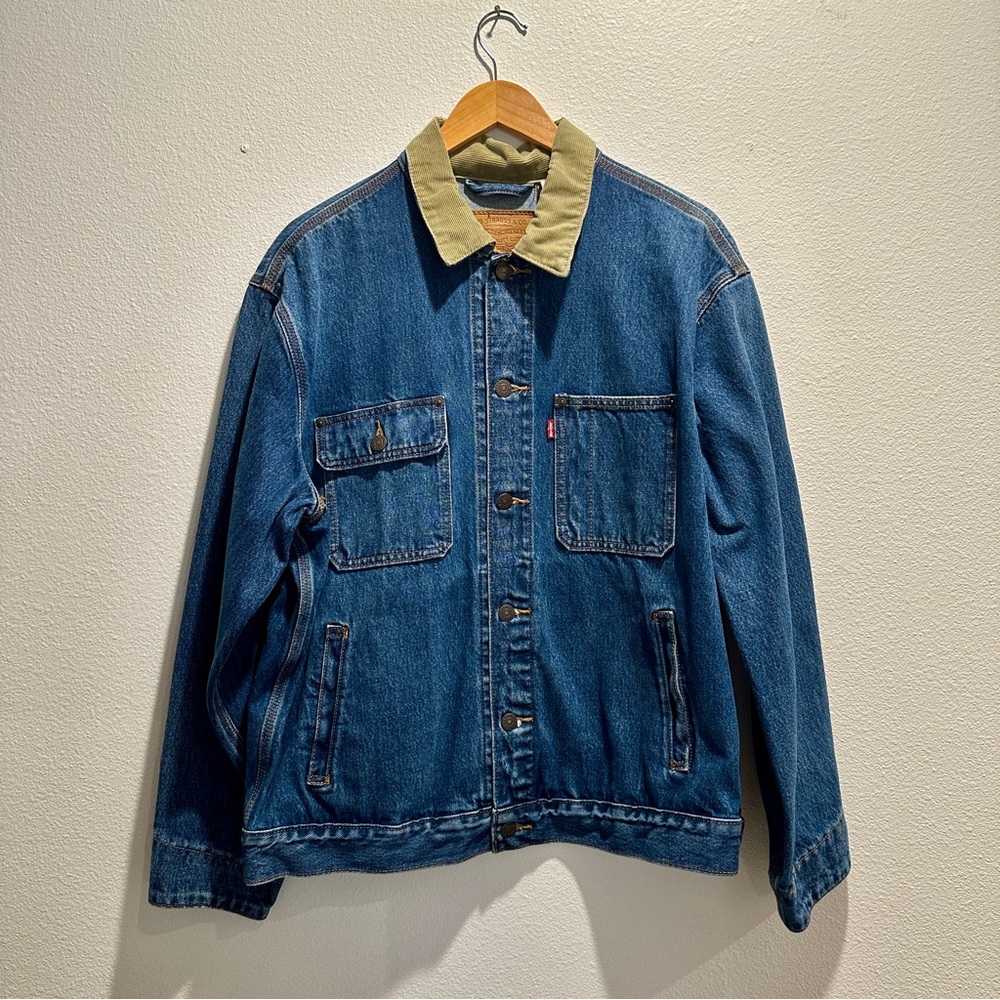 Levi’s Classic Trucker Jacket  with Corduroy Collar – Men’s Medium – Like New!